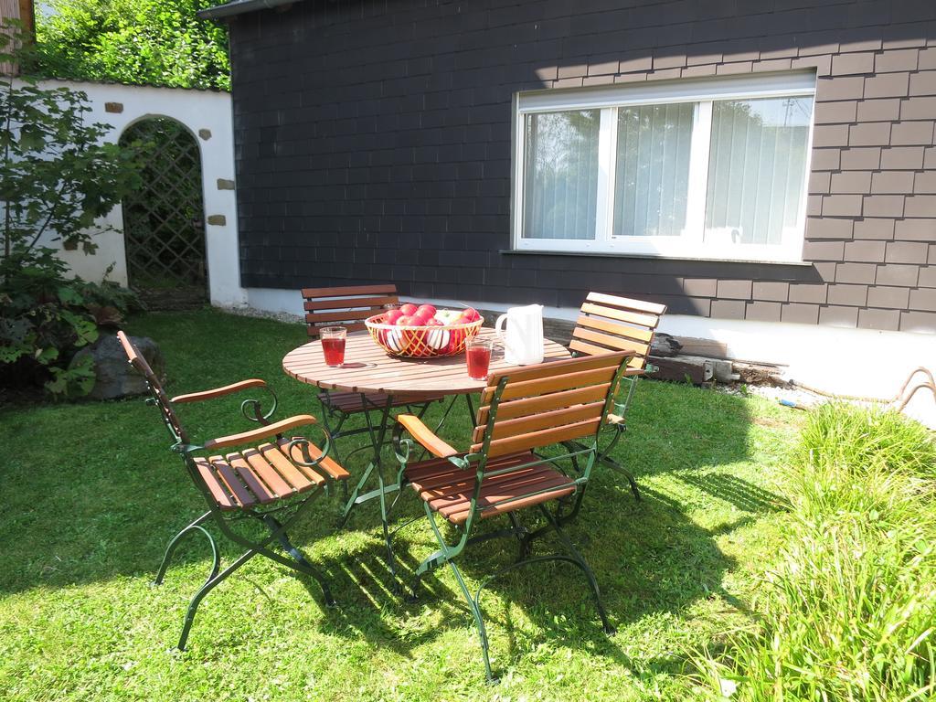 Ferienwohnungen Haus Hinneres Schalkenmehren Exterior photo